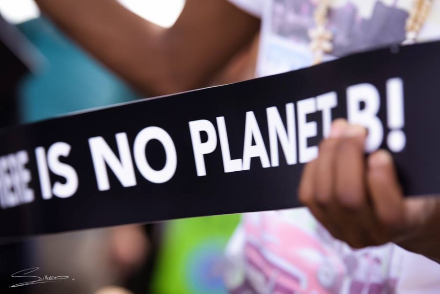 No planet b 900x601